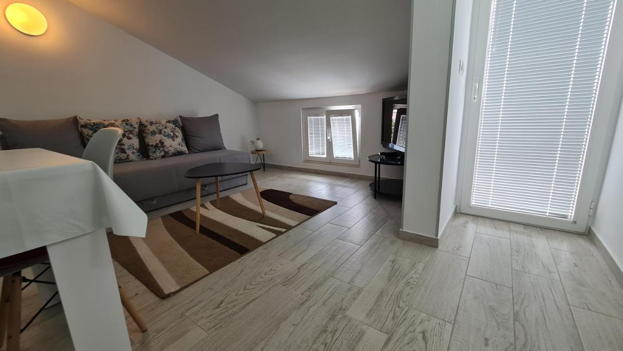 Apartmani Dami Novaglia Esterno foto